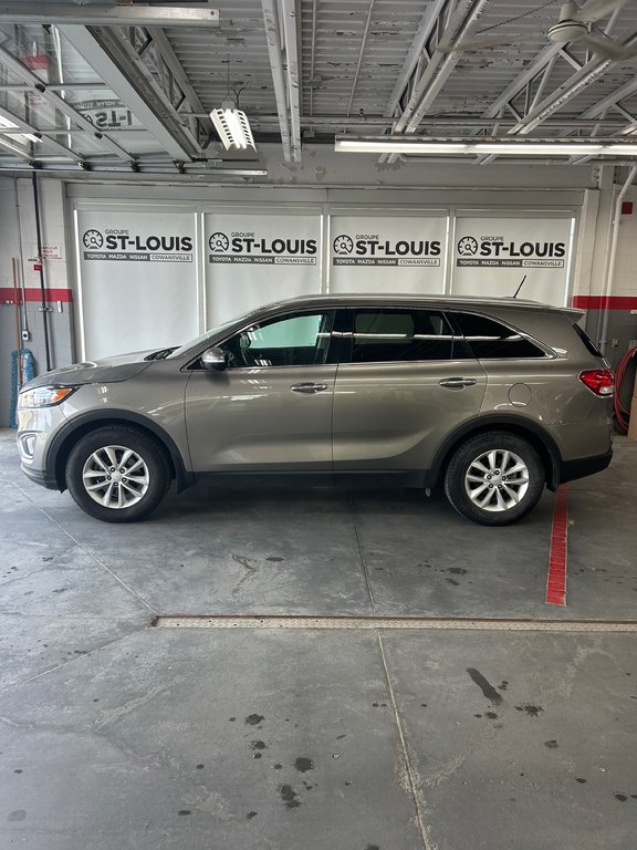 2016 Kia Sorento 2.4L LX in Cowansville, Quebec - 5 - w1024h768px