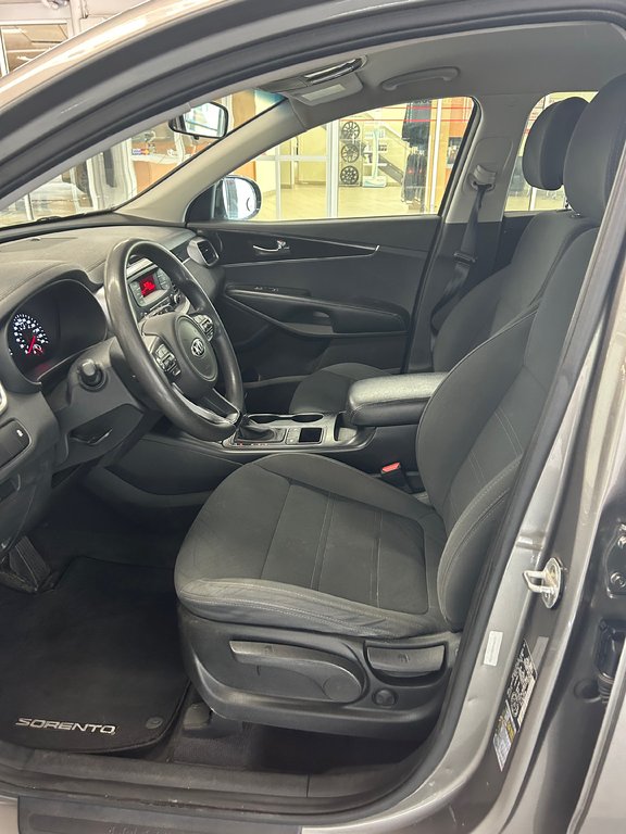 2016 Kia Sorento 2.4L LX in Cowansville, Quebec - 17 - w1024h768px