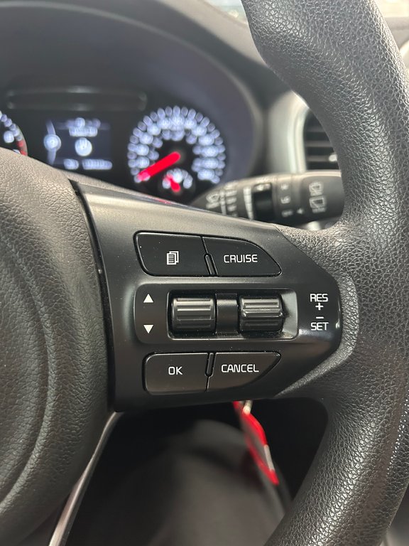 2016 Kia Sorento 2.4L LX in Cowansville, Quebec - 31 - w1024h768px