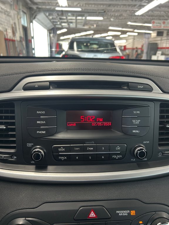 2016 Kia Sorento 2.4L LX in Cowansville, Quebec - 22 - w1024h768px