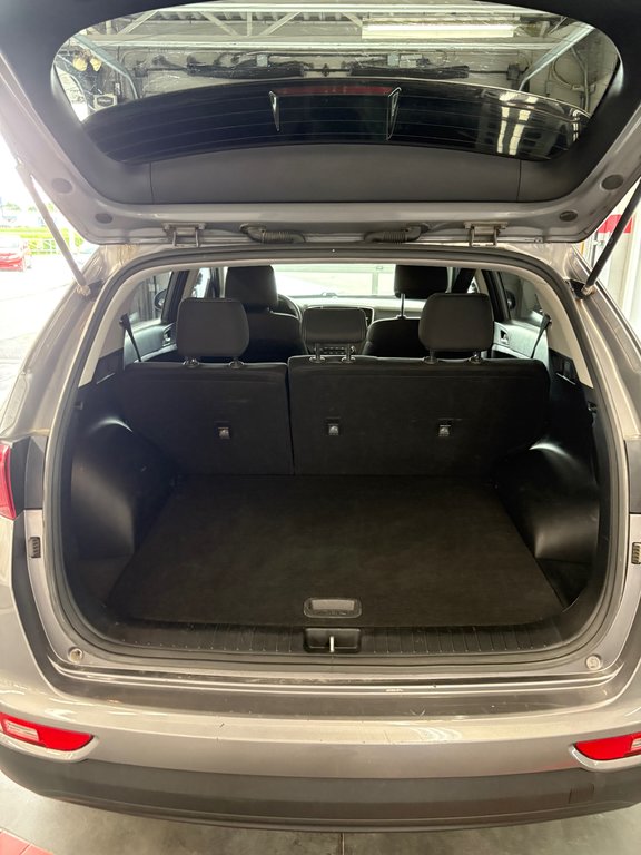 2017 Kia Sportage LX in Cowansville, Quebec - 8 - w1024h768px
