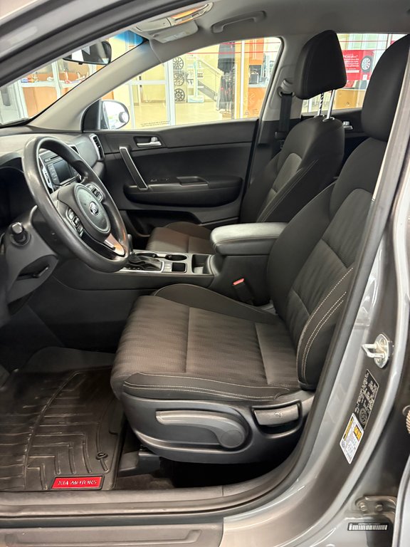 2017 Kia Sportage LX in Cowansville, Quebec - 15 - w1024h768px