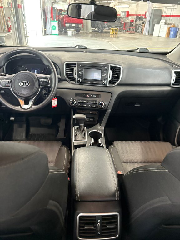 2017 Kia Sportage LX in Cowansville, Quebec - 12 - w1024h768px