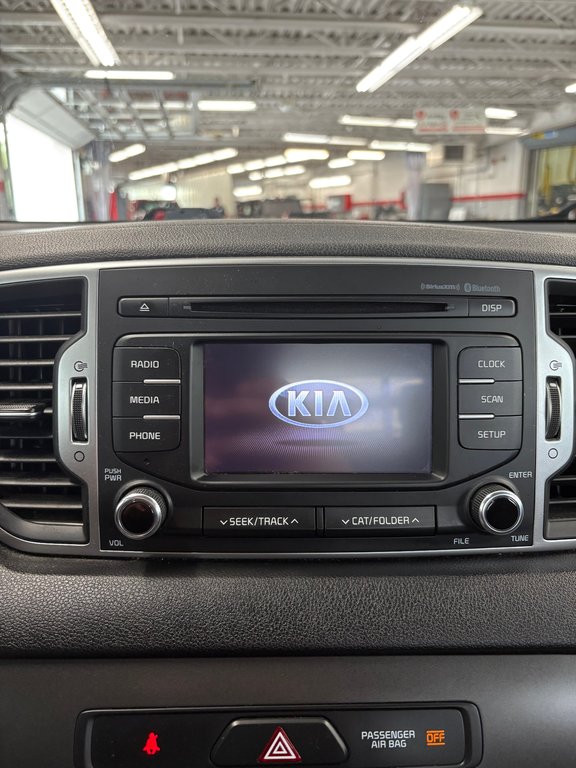 2017 Kia Sportage LX in Cowansville, Quebec - 21 - w1024h768px
