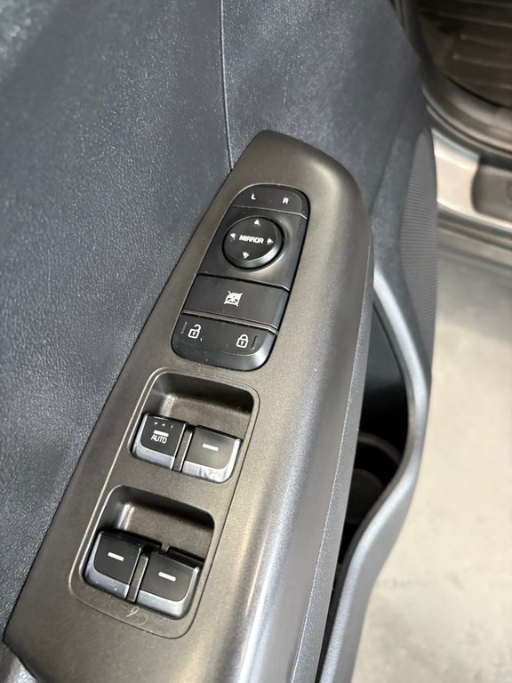 2017 Kia Sportage LX in Cowansville, Quebec - 17 - w1024h768px