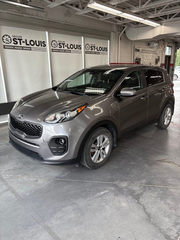2017 Kia Sportage LX in Cowansville, Quebec - 4 - w1024h768px