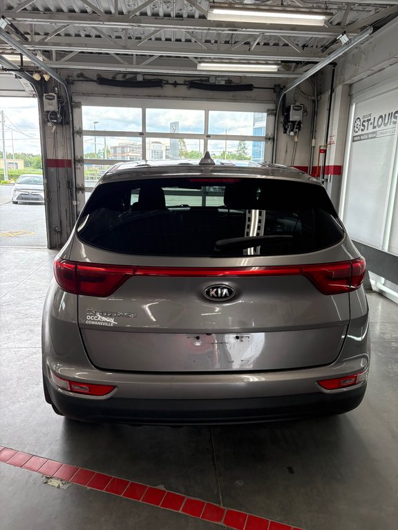 2017 Kia Sportage LX in Cowansville, Quebec - 7 - w1024h768px
