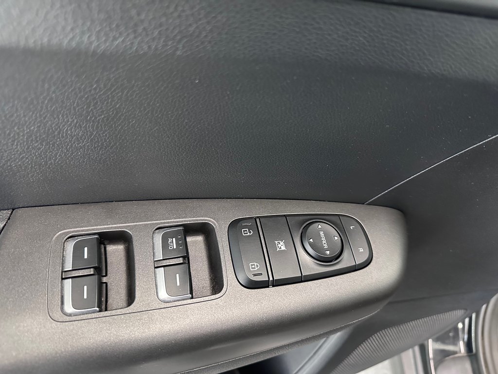 Kia Sportage LX / AWD 2021 à Cowansville, Québec - 12 - w1024h768px