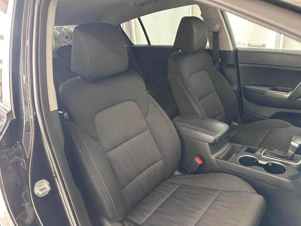 Kia Sportage LX / AWD 2021 à Cowansville, Québec - 10 - w1024h768px