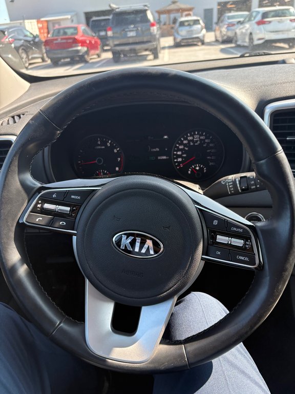 2022 Kia Sportage EX / AWD in Cowansville, Quebec - 11 - w1024h768px