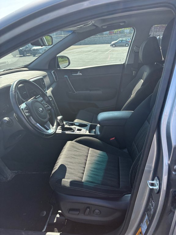 2022 Kia Sportage EX / AWD in Cowansville, Quebec - 9 - w1024h768px