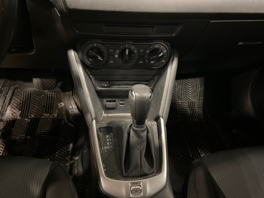 2016 Mazda CX-3 GX in Cowansville, Quebec - 6 - w1024h768px