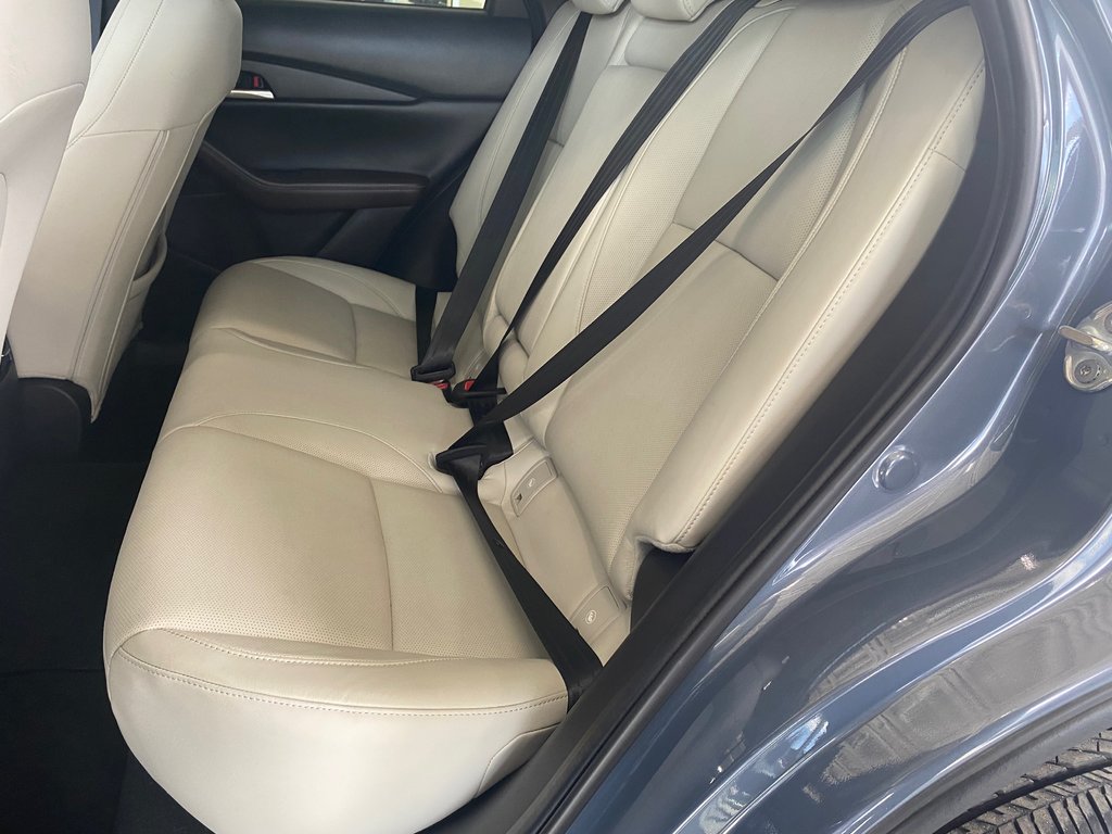 2021 Mazda CX-30 GT w/Turbo in Cowansville, Quebec - 11 - w1024h768px