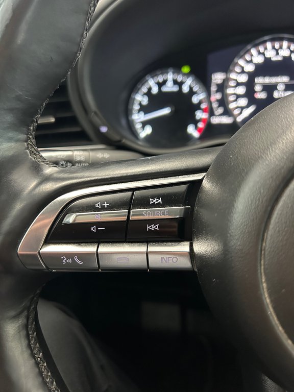 2021 Mazda CX-30 GS AWD in Cowansville, Quebec - 31 - w1024h768px