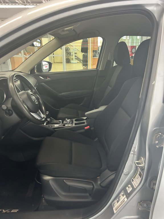 2016 Mazda CX-5 GX in Cowansville, Quebec - 18 - w1024h768px
