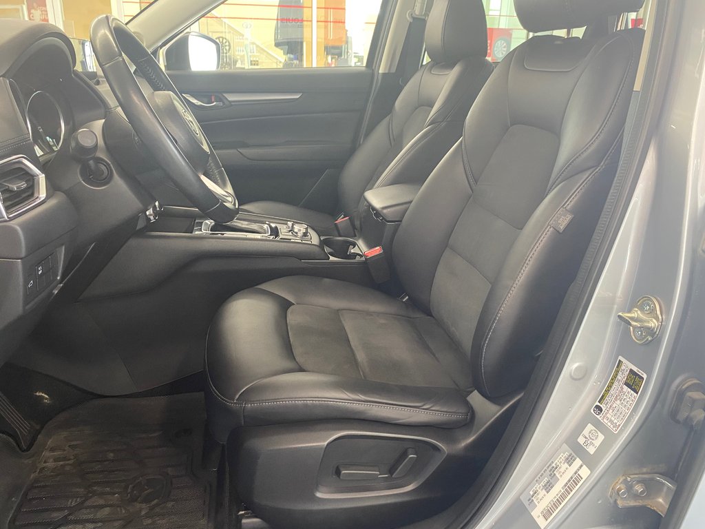 2017 Mazda CX-5 GS AWD in Cowansville, Quebec - 15 - w1024h768px