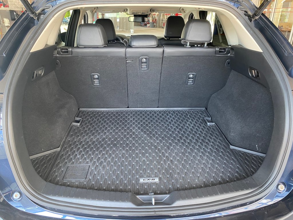 2019 Mazda CX-5 GS AWD in Cowansville, Quebec - 8 - w1024h768px
