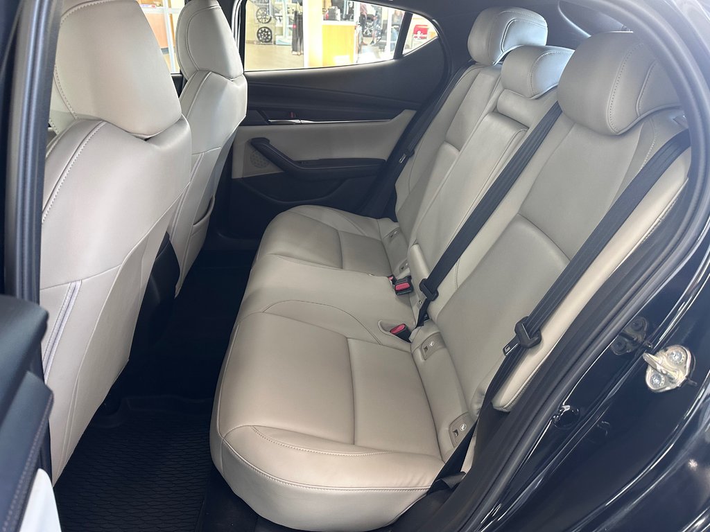 2019 Mazda 3 Sport GS in Cowansville, Quebec - 13 - w1024h768px