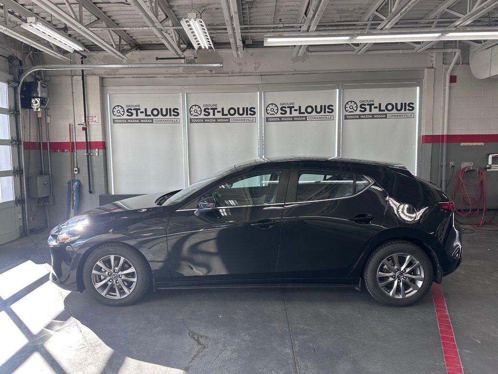 2019 Mazda 3 Sport GS in Cowansville, Quebec - 2 - w1024h768px