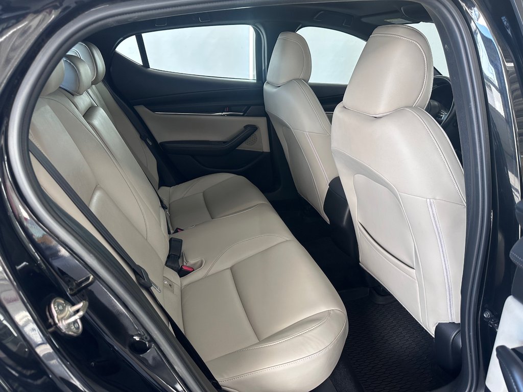 2019 Mazda 3 Sport GS in Cowansville, Quebec - 14 - w1024h768px