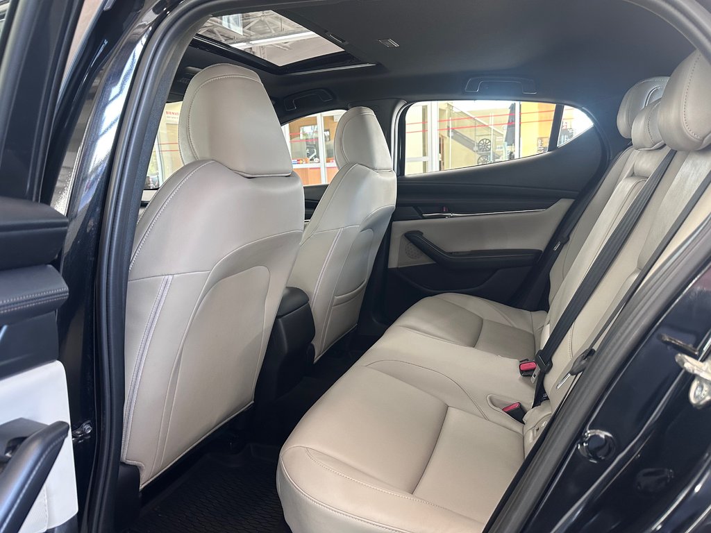 2019 Mazda 3 Sport GS in Cowansville, Quebec - 12 - w1024h768px
