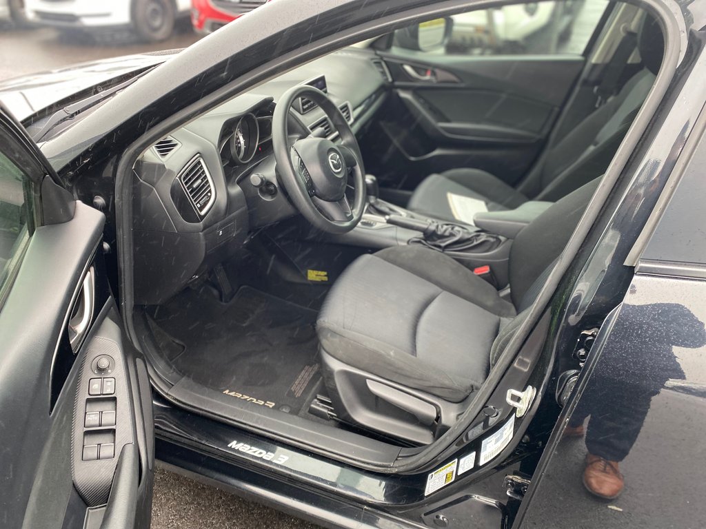 Mazda 3  2015 à Cowansville, Québec - 18 - w1024h768px