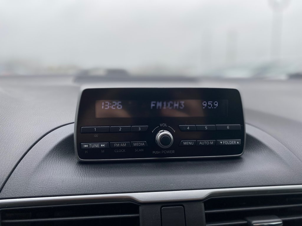 Mazda 3  2015 à Cowansville, Québec - 21 - w1024h768px