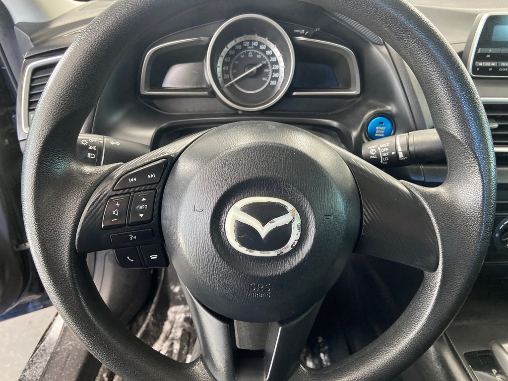 Mazda 3  2015 à Cowansville, Québec - 30 - w1024h768px