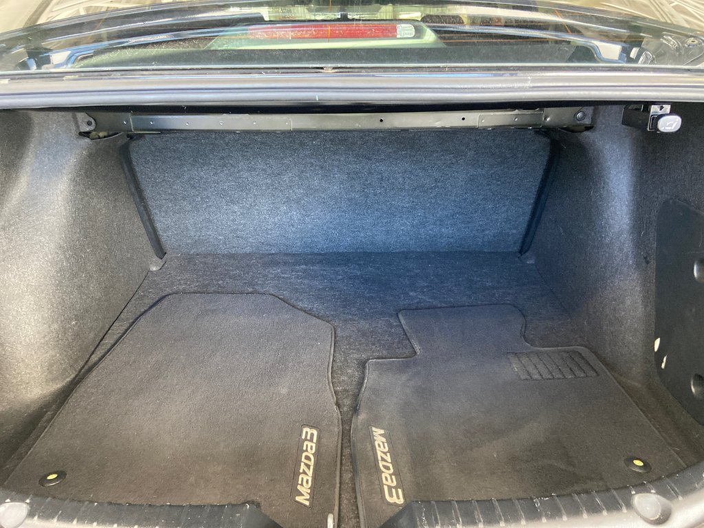 Mazda 3  2015 à Cowansville, Québec - 8 - w1024h768px