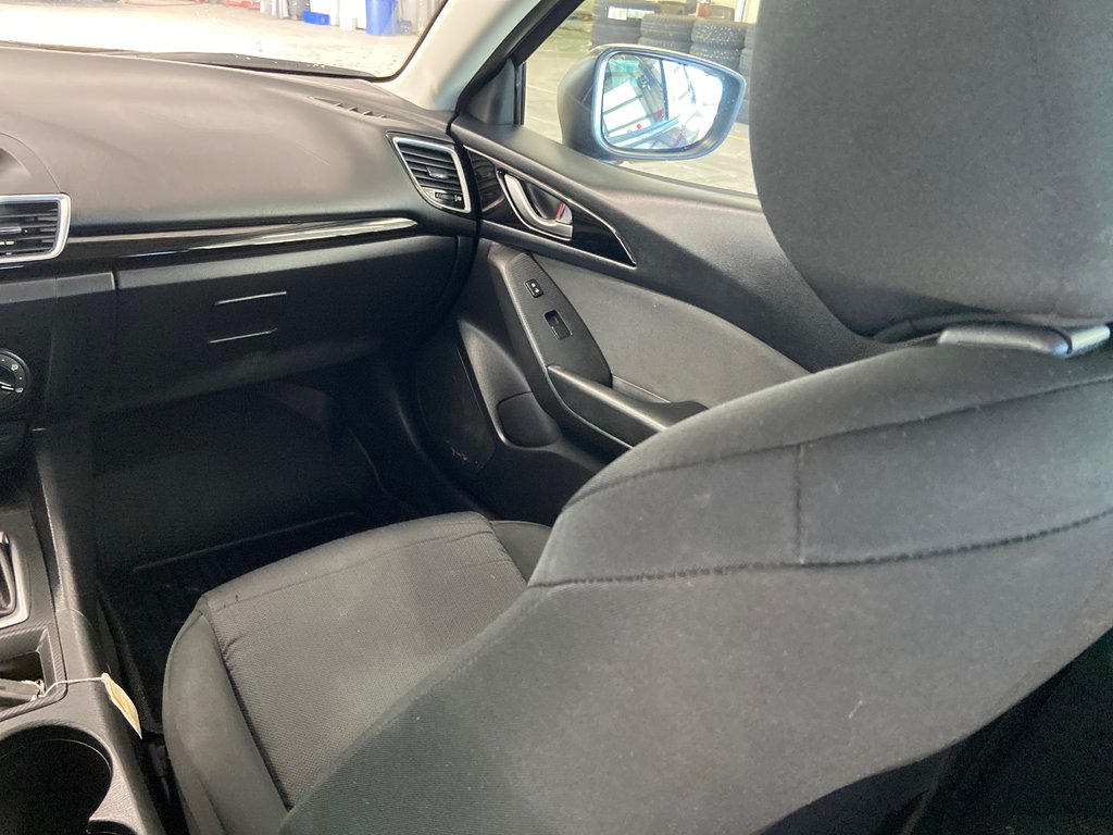 Mazda 3  2015 à Cowansville, Québec - 26 - w1024h768px