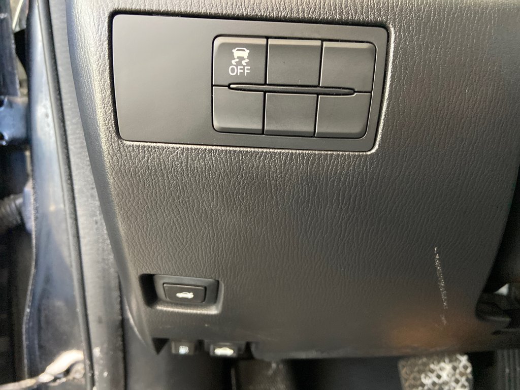 Mazda 3  2015 à Cowansville, Québec - 29 - w1024h768px