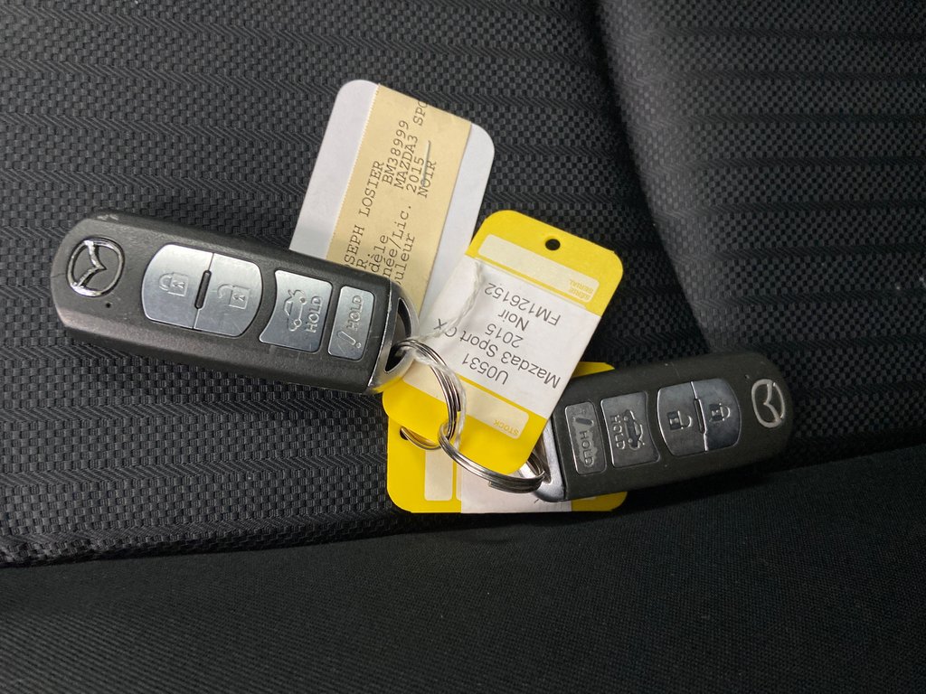 Mazda 3  2015 à Cowansville, Québec - 45 - w1024h768px