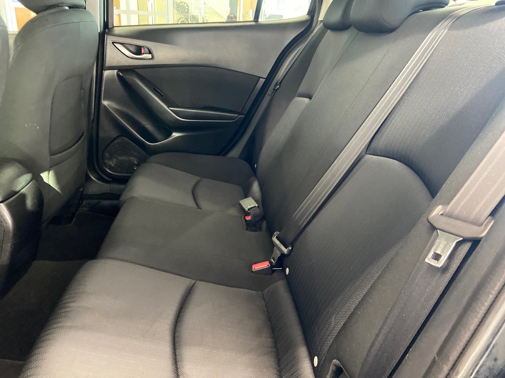 Mazda 3  2015 à Cowansville, Québec - 17 - w1024h768px