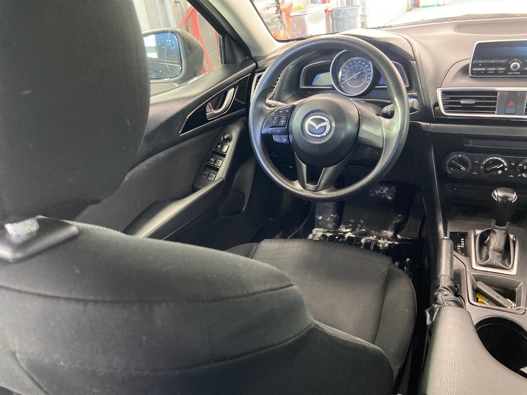 Mazda 3  2015 à Cowansville, Québec - 25 - w1024h768px