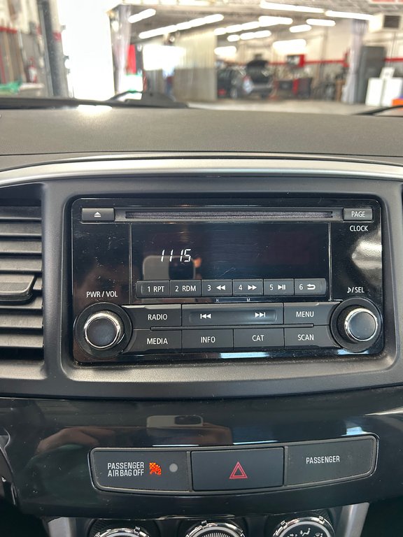 2016 Mitsubishi Lancer ES in Cowansville, Quebec - 22 - w1024h768px