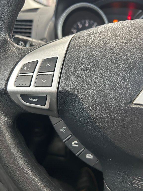 2016 Mitsubishi Lancer ES in Cowansville, Quebec - 28 - w1024h768px