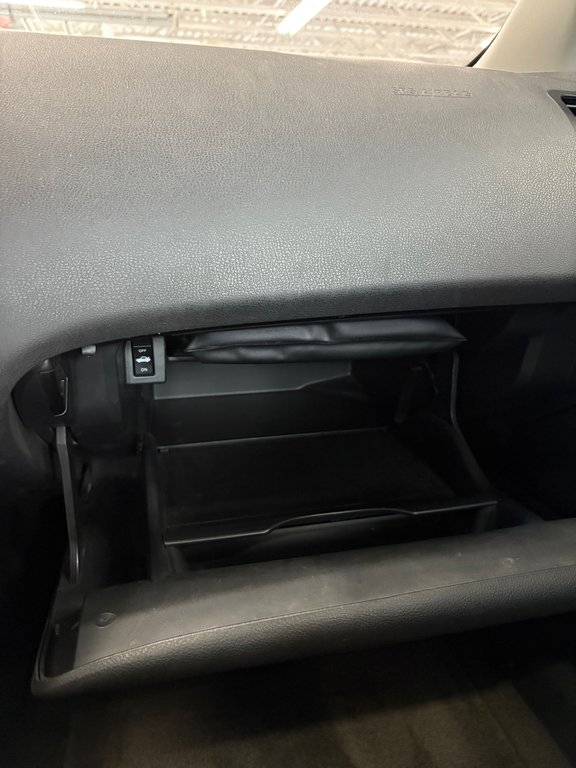 Nissan Altima 3.5 SR 2011 à Cowansville, Québec - 21 - w1024h768px