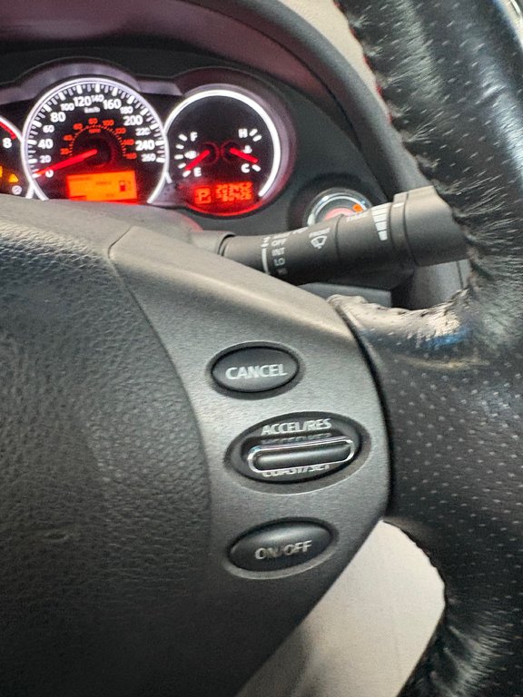 Nissan Altima 3.5 SR 2011 à Cowansville, Québec - 31 - w1024h768px