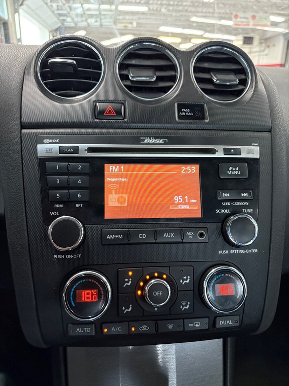 Nissan Altima 3.5 SR 2011 à Cowansville, Québec - 22 - w1024h768px