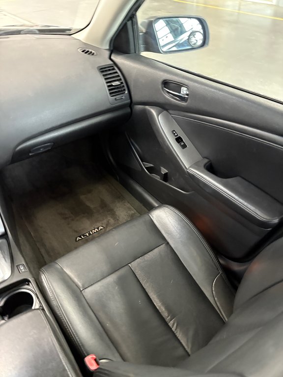 Nissan Altima 3.5 SR 2011 à Cowansville, Québec - 15 - w1024h768px