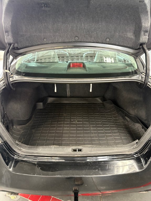 Nissan Altima 3.5 SR 2011 à Cowansville, Québec - 10 - w1024h768px