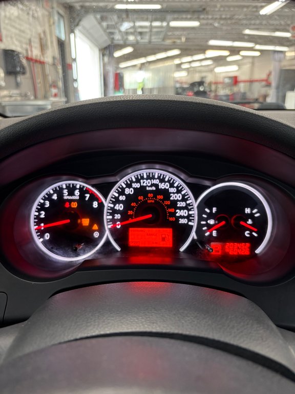 Nissan Altima 3.5 SR 2011 à Cowansville, Québec - 35 - w1024h768px