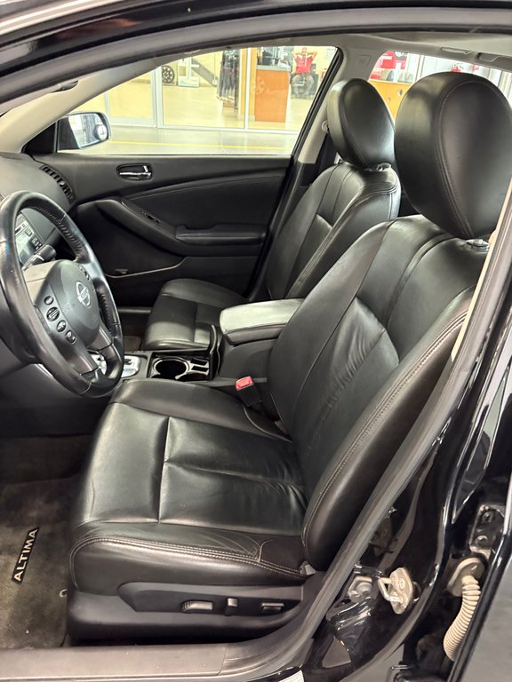 Nissan Altima 3.5 SR 2011 à Cowansville, Québec - 17 - w1024h768px