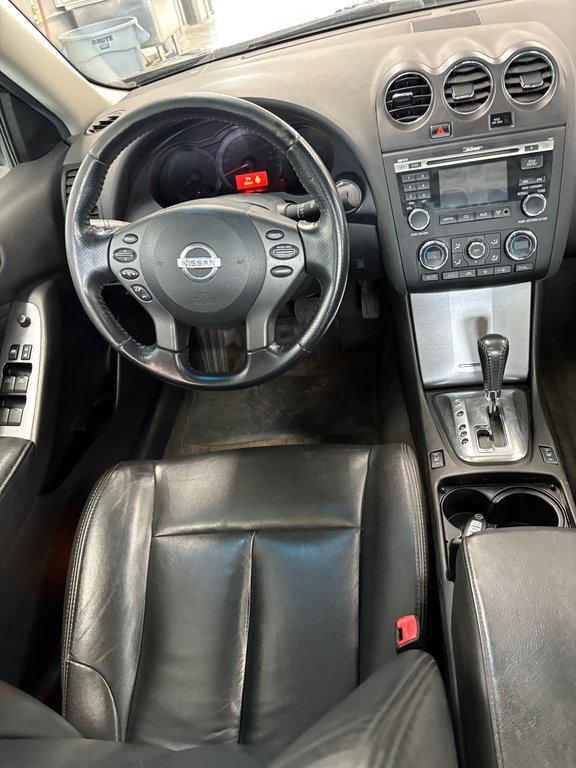Nissan Altima 3.5 SR 2011 à Cowansville, Québec - 16 - w1024h768px