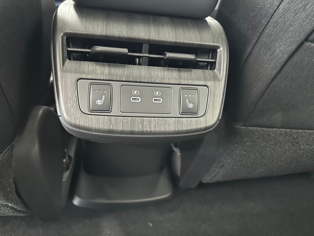 Nissan Ariya Platinium+ e-4orce 2025 à Cowansville, Québec - 18 - w1024h768px