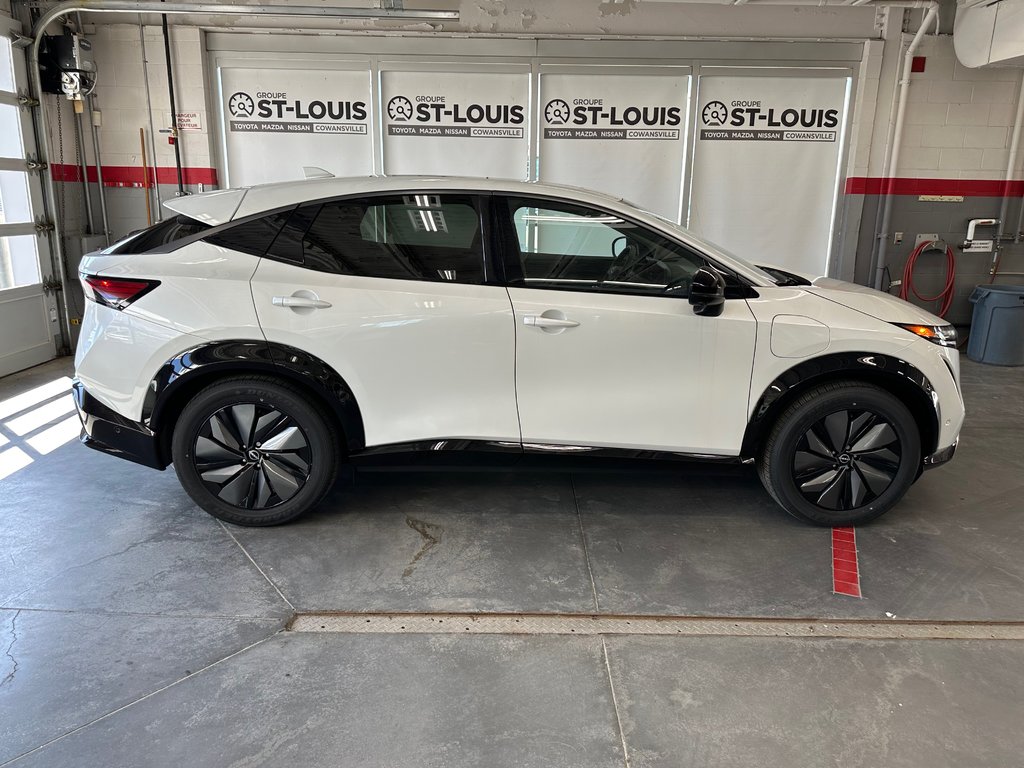 Nissan Ariya Platinium+ e-4orce 2025 à Cowansville, Québec - 2 - w1024h768px