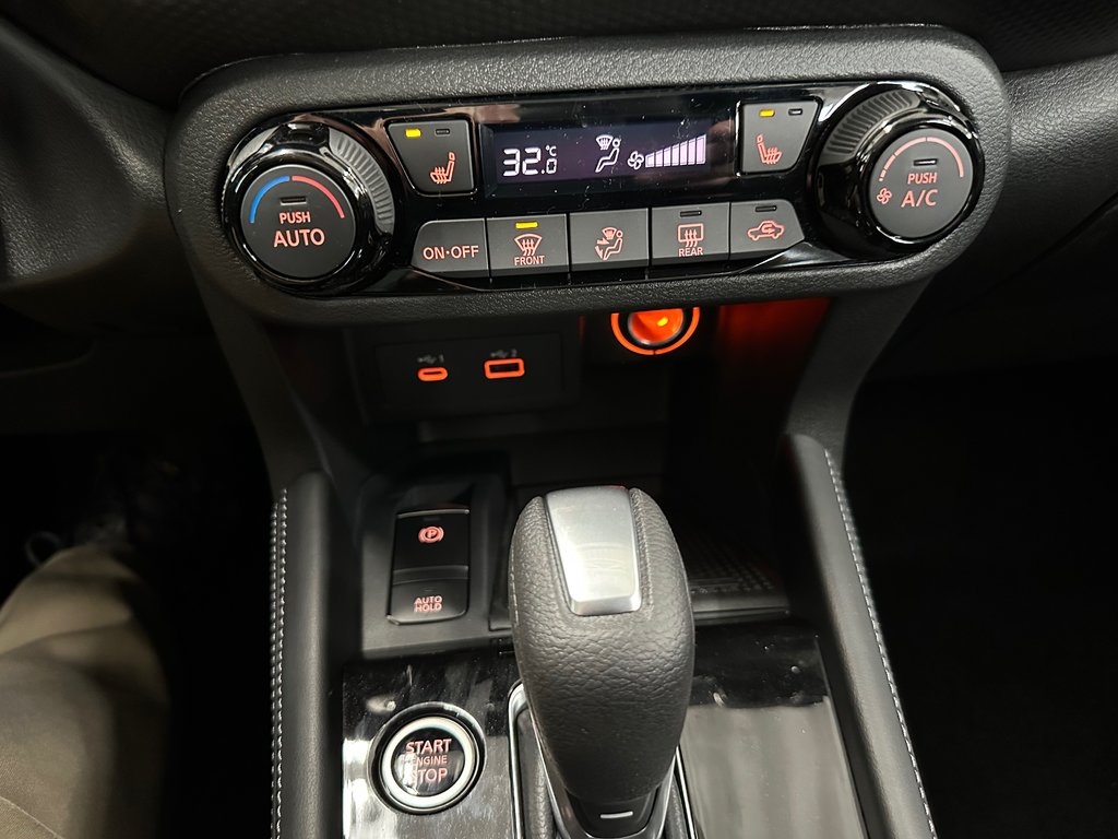 2025 Nissan Kicks Play SV in Cowansville, Quebec - 11 - w1024h768px