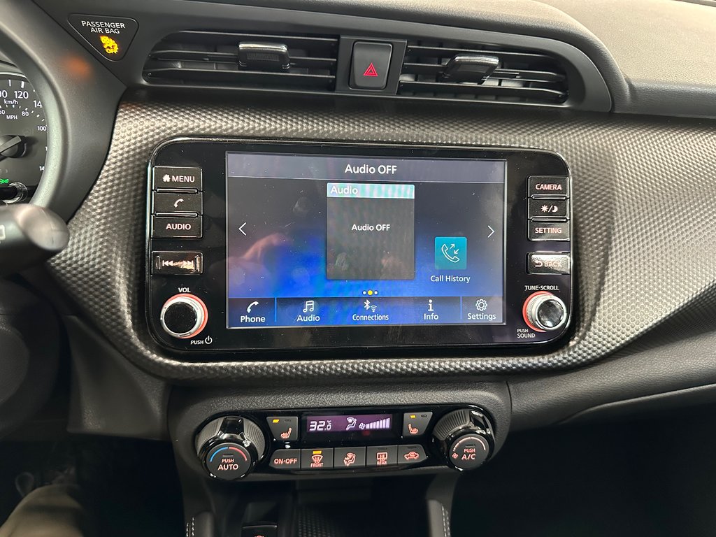 2025 Nissan Kicks Play SV in Cowansville, Quebec - 12 - w1024h768px