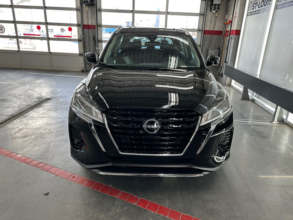 2025 Nissan Kicks Play SV in Cowansville, Quebec - 6 - w1024h768px