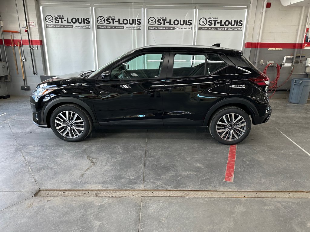 2025 Nissan Kicks Play SV in Cowansville, Quebec - 1 - w1024h768px